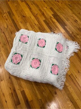 Handmade Cream Crochet Throw Blanket Pink Rose Appliqués King about 117x110”